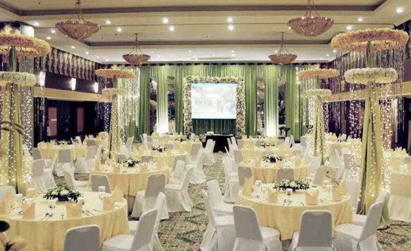 Aston Tropicana Hotel Bandung Exterior photo